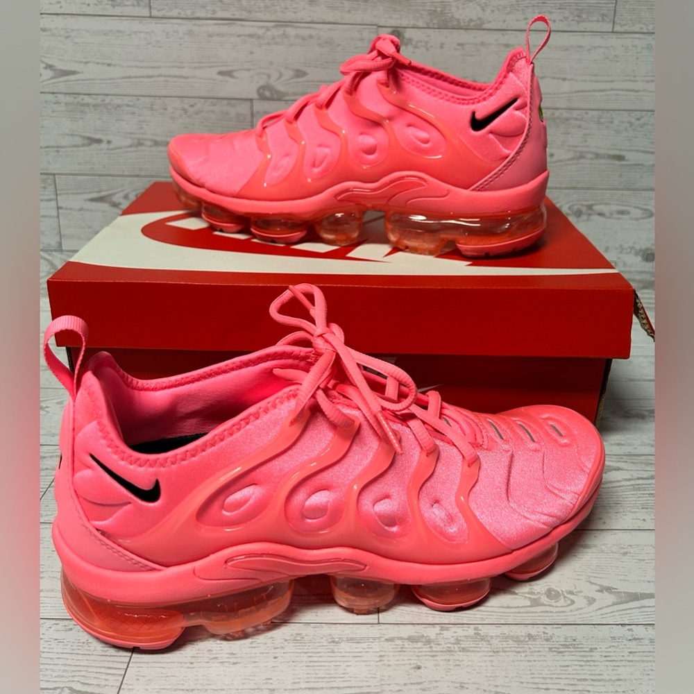Nike Bright Pink VaporMax Plus Sneakers Size 10